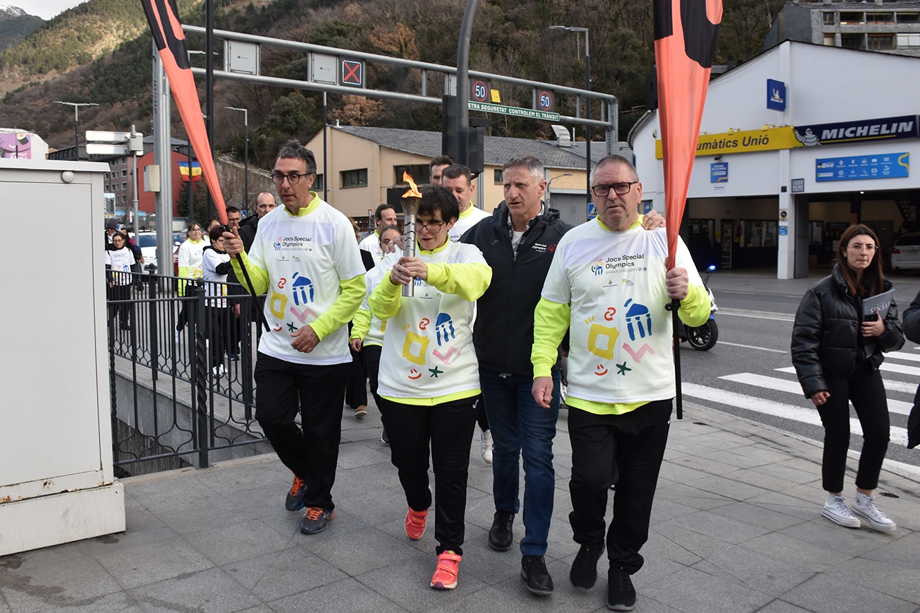 /tmp/162929_specials olympics 3.jpg